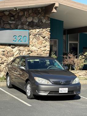 2005 Toyota Camry LE V6