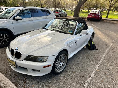 White 2001 BMW Z3 3.0i Roadster