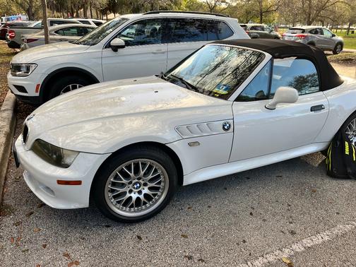 White 2001 BMW Z3 3.0i Roadster