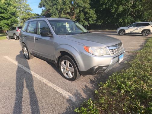 Silver 2013 Subaru Forester 2.5X