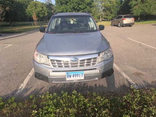 Silver 2013 Subaru Forester 2.5X