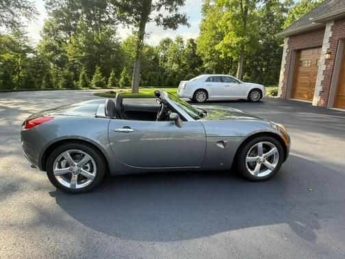 Green 2007 Pontiac Solstice Base