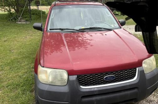 Red 2003 Ford Escape XLT