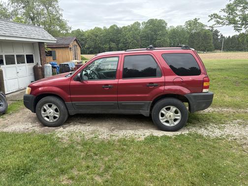 Red 2003 Ford Escape XLT