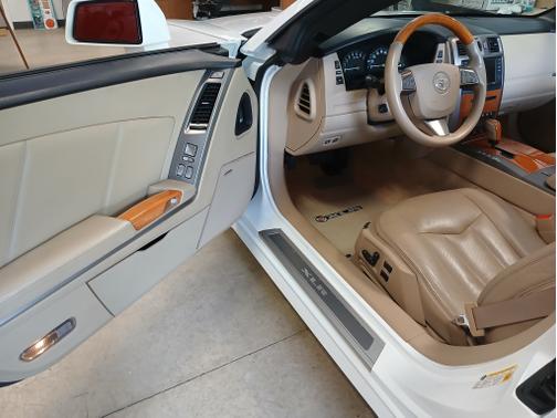 2008 Cadillac XLR Base