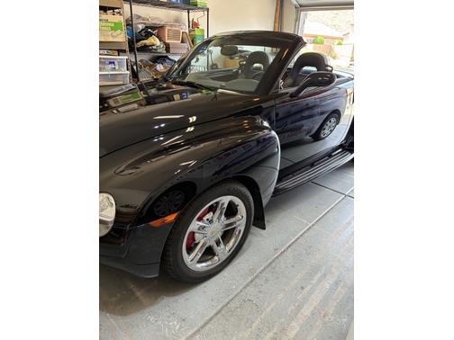 2005 Chevrolet SSR Base