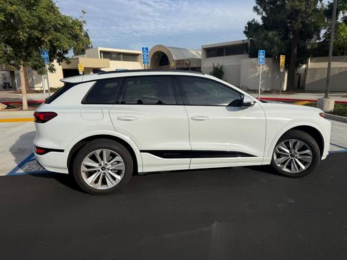 White 2025 Audi Q6 e-tron Premium Plus RWD