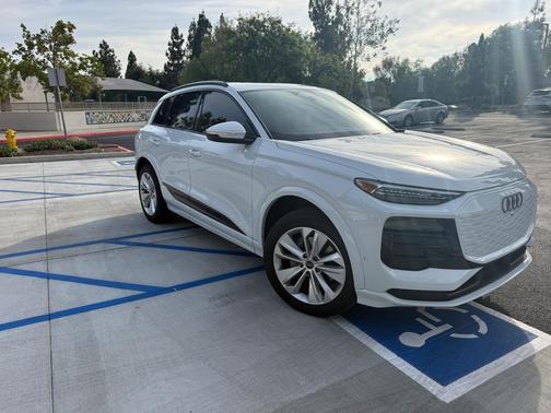 White 2025 Audi Q6 e-tron Premium Plus RWD