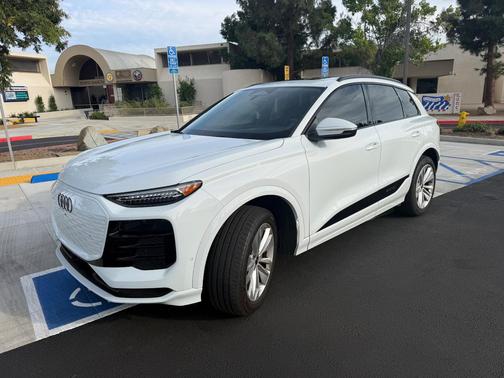 White 2025 Audi Q6 e-tron Premium Plus RWD