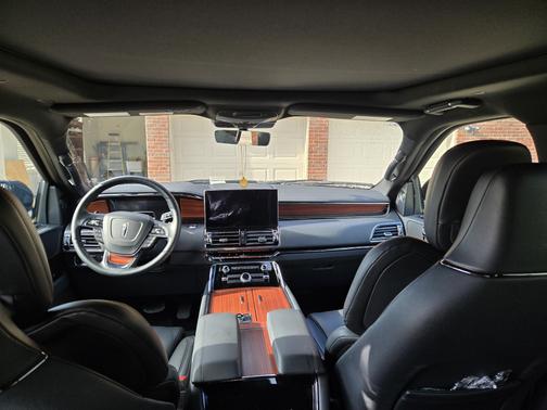2024 Lincoln Navigator L Reserve