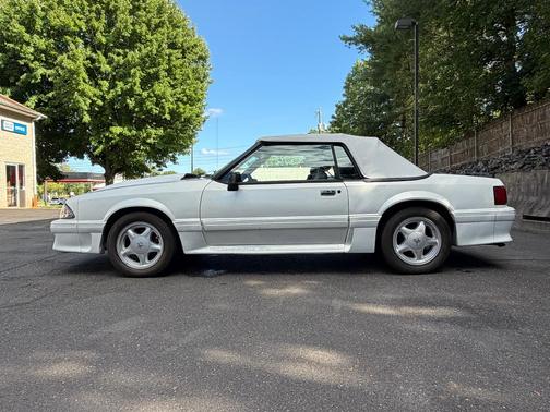 White 1993 Ford Mustang GT