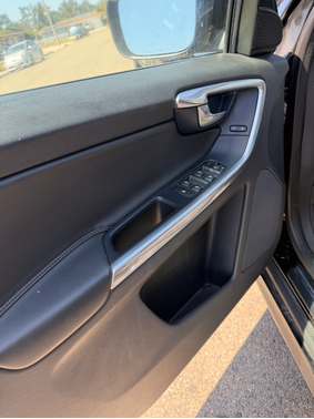 Black 2016 Volvo XC60 T5 Premier