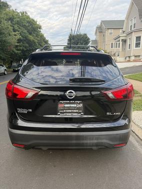 Black 2018 Nissan Rogue Sport SL