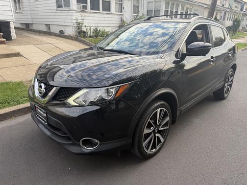 Black 2018 Nissan Rogue Sport SL