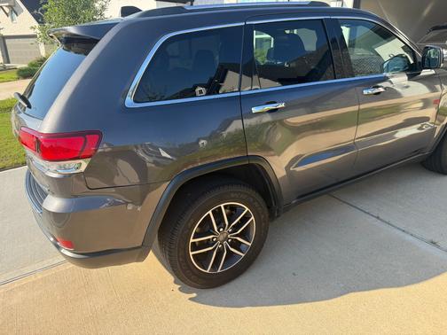 Gray 2020 Jeep Grand Cherokee Limited