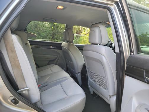 2012 Kia Sorento LX