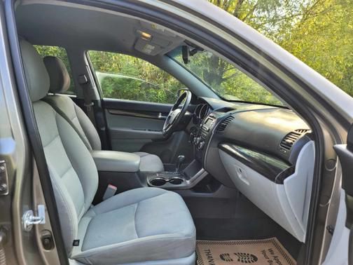 2012 Kia Sorento LX