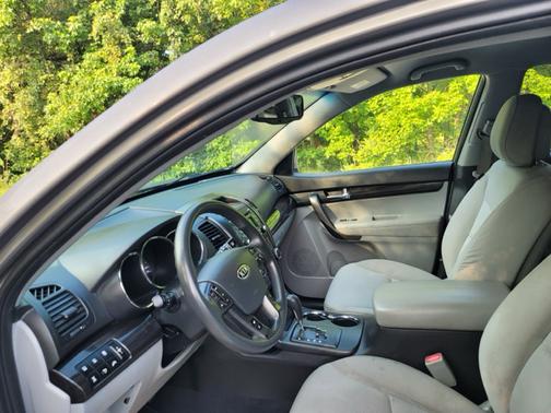 2012 Kia Sorento LX