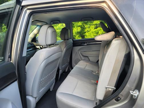 2012 Kia Sorento LX