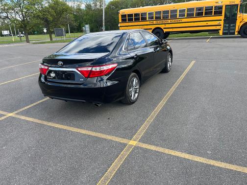 Black 2017 Toyota Camry SE