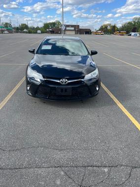 Black 2017 Toyota Camry SE