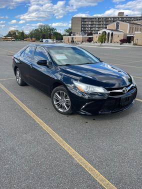 Black 2017 Toyota Camry SE