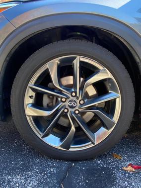 Gray 2019 INFINITI QX50 ESSENTIAL