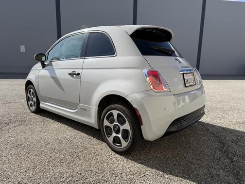 2016 FIAT 500e Battery Electric