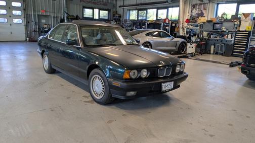 Green 1994 BMW 525 i
