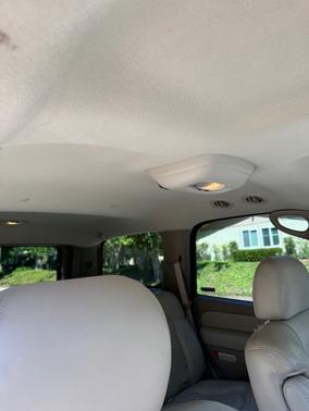 Gold 2002 Chevrolet Tahoe LT