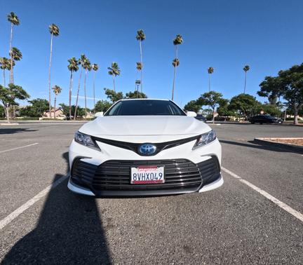 2021 Toyota Camry Hybrid LE