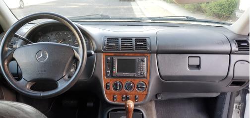 2000 Mercedes-Benz M-Class ML430 4MATIC