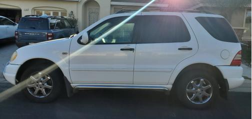 2000 Mercedes-Benz M-Class ML430 4MATIC