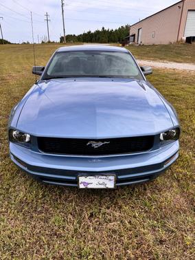 Blue 2006 Ford Mustang Base