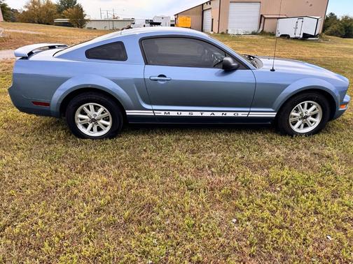 Blue 2006 Ford Mustang Base