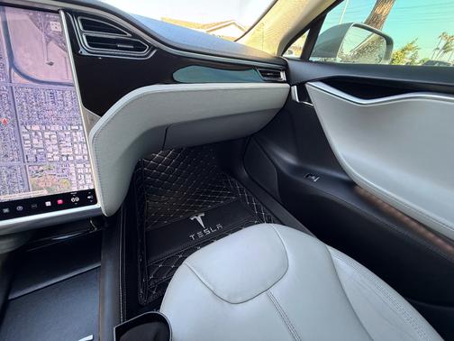 Gray 2013 Tesla Model S Base