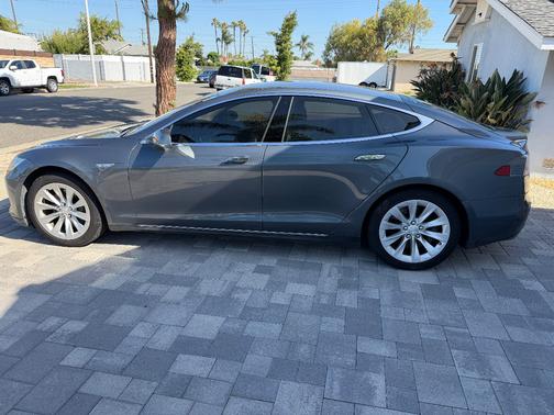 Gray 2013 Tesla Model S Base