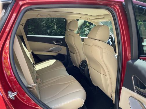 Photo 5 of 7 of 2020 Acura RDX Advance Package