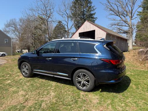 2019 INFINITI QX60 LUXE