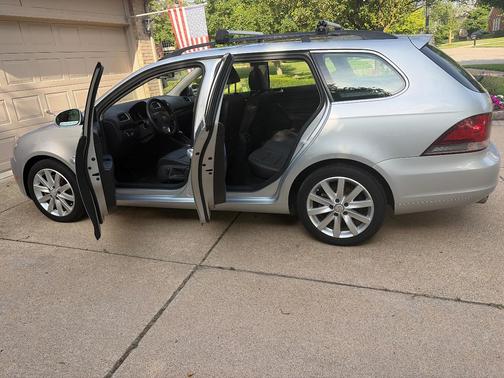 Silver 2013 Volkswagen Jetta SportWagen TDI