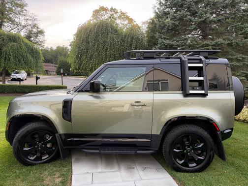 Green 2022 Land Rover Defender X-Dynamic S