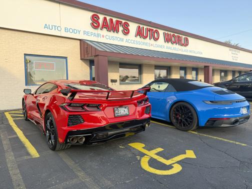 Red 2020 Chevrolet Corvette Stingray w/2LT