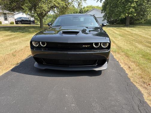 Black 2015 Dodge Challenger SRT Hellcat