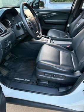 White 2023 Honda Ridgeline RTL