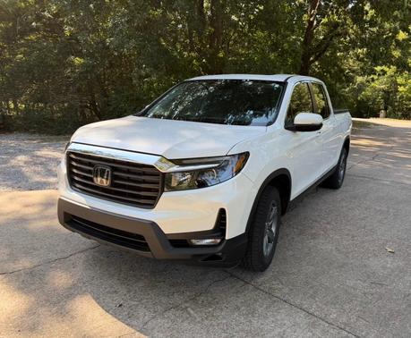 White 2023 Honda Ridgeline RTL