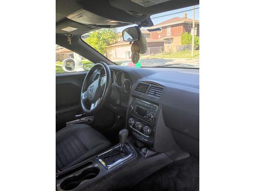 White 2012 Dodge Challenger SXT