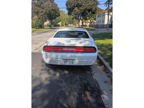 White 2012 Dodge Challenger SXT