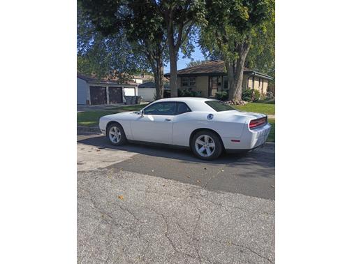 White 2012 Dodge Challenger SXT
