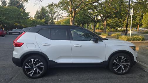 2020 Volvo XC40 T5 R-Design