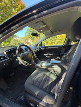 Black 2017 Ford Fusion SE